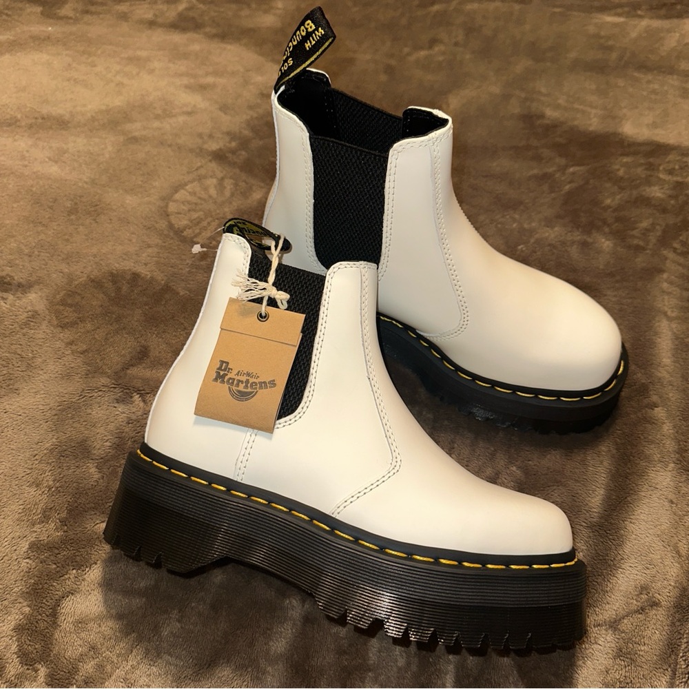 Dr Martens 2976 Quad Smooth Leather Chelsea Platform Boots White Black NEW Docs